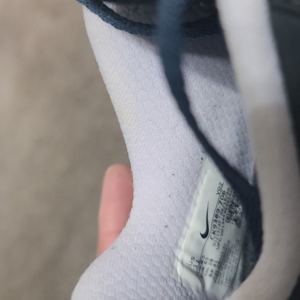 Shoes - Picture 6 of 7